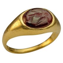 hellenistic-greek-gold-and-garnet-ring